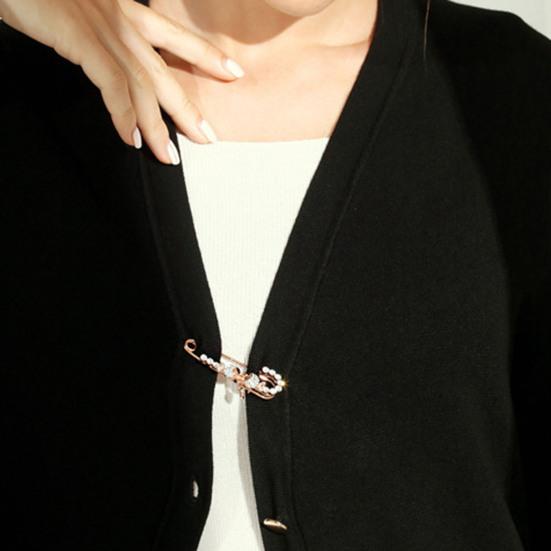 Brooch Pin 3D Flower Decor Scarf Pin with Rhinestone Inlay Thick Stable Lock Anti-exposure Suits Coats Sweaters Pin