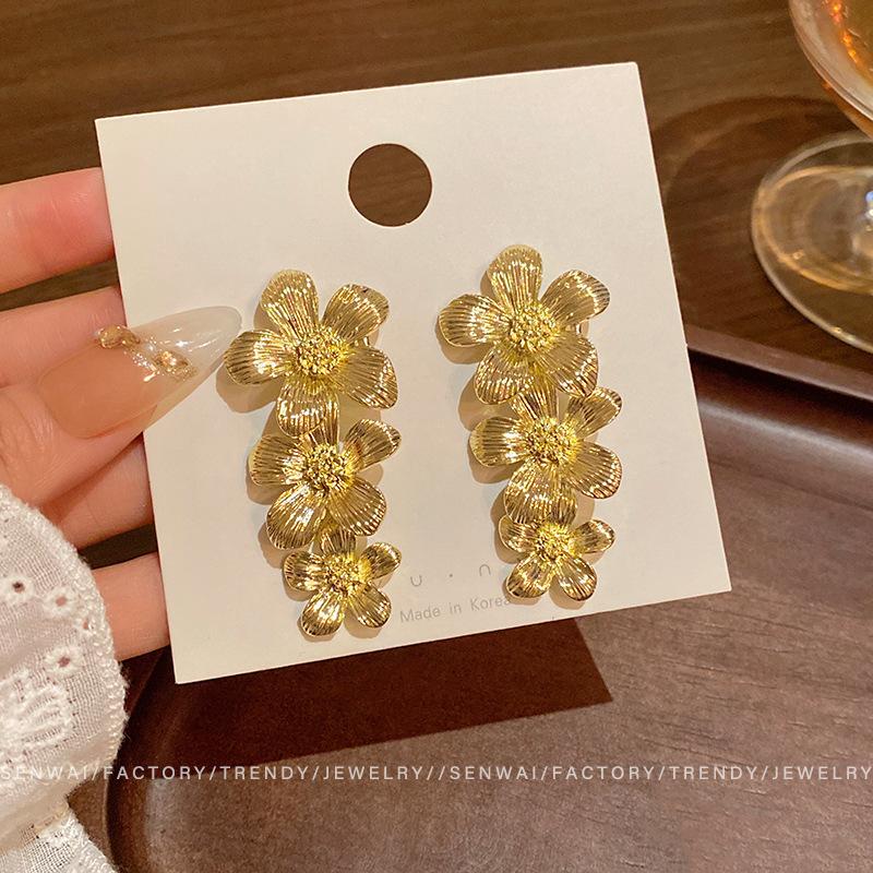 Rich Flower in the World~ Golden Flower Tassel Earrings Women s Exaggerated Temperament Medieval Stud Earrings