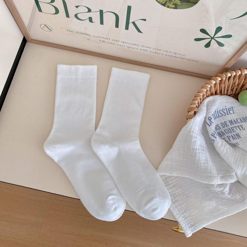 Ladies Spring and Autumn Comfortable Pure Color Simple Gentle All Build Moon Son Pile Cotton Socks