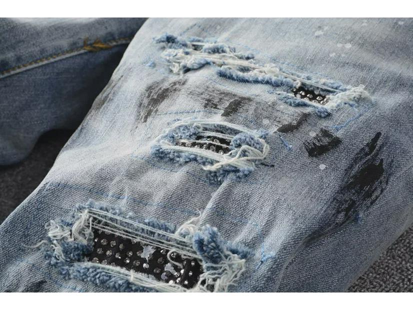 Pánské světle modré roztrhané skinny džíny s diamantovými nášivkami