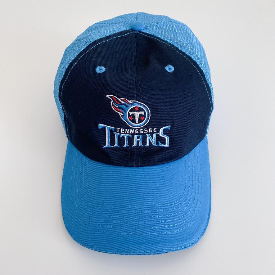 

[USED] Vintage Titans NFL embroidered logo mesh trucker cap