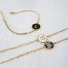 Pulsera Redonda de Acero Inoxidable 18K Europea con Letra para Mujer - Joyería de Mano Moderna y Elegante