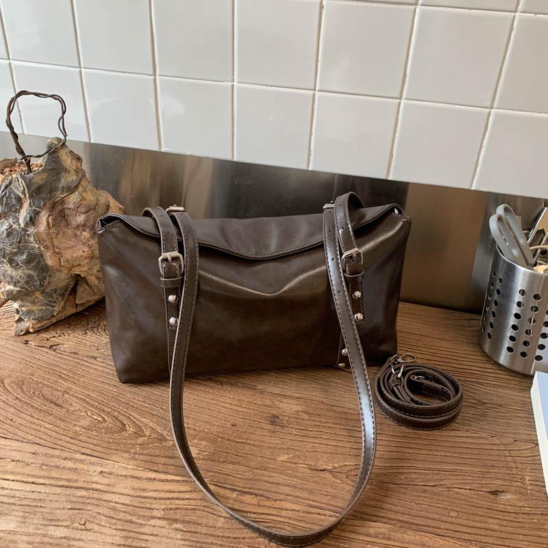 Oil Wax Leather Retro Underarm Bag Women's 2025 New High-end Niche Commuter Bag Fashion Shoulder Messenger Bag Tide