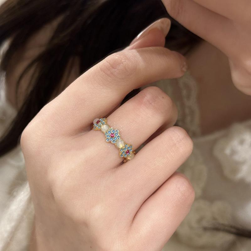 Exquisite Antique Gold Craftsm Blue Small Flower Bracelet for Women Natural Chalcedony White Exquisite Bangles Wedding