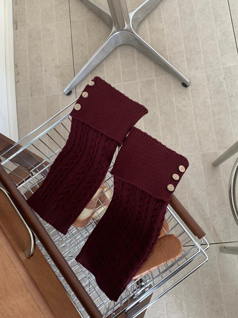 Retro Cable Knit Button Fold-Over Leg Warmers: Slim Fit Calf Socks for Fall & Winter Runway Fashion