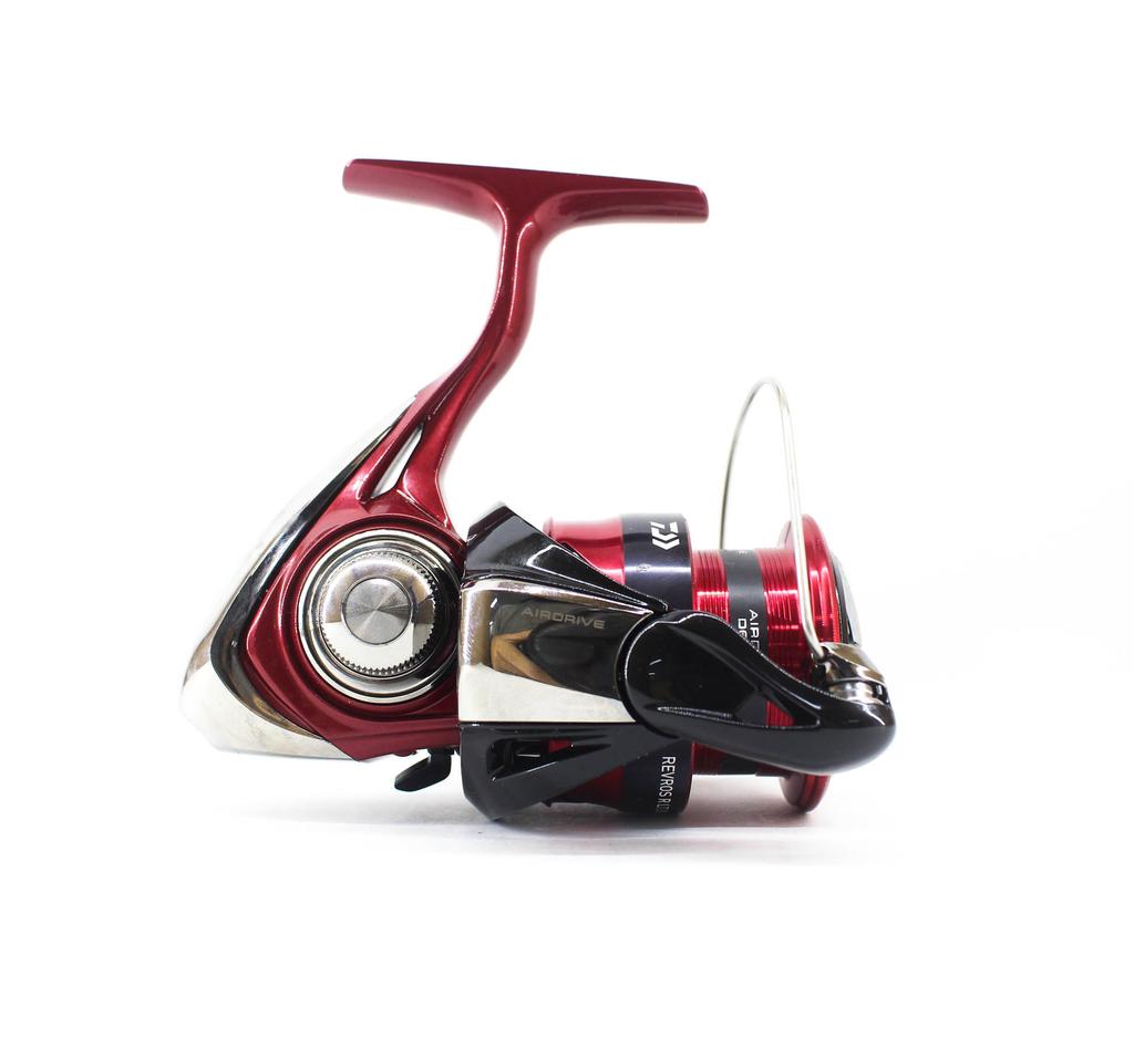 Daiwa Naviják Spinning 24 Revros R LT 3000 CXH (1064)
