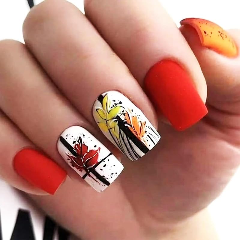 Maple Leaf Press on Nails Fall Leaves Stick on Fingernails Thanksgiving Short Square False Nails 24Pcs Glossy Silver Glitter Acrylic Fake Nail Autumn