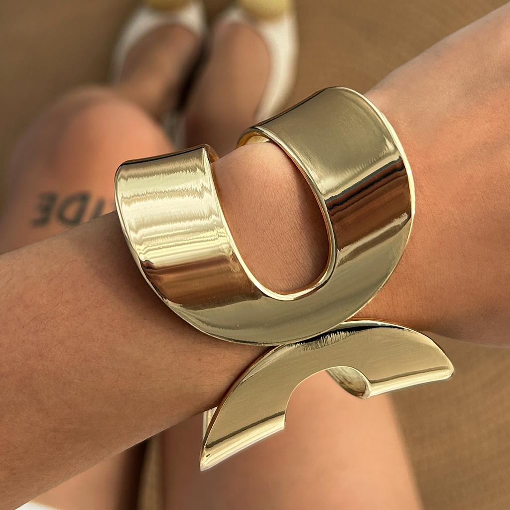 Bracciale Esagerato Grande Lucido Vuoto a Doppio Anello da Donna, Gioielli Geometrici Personalizzati in Metallo Open Hand
