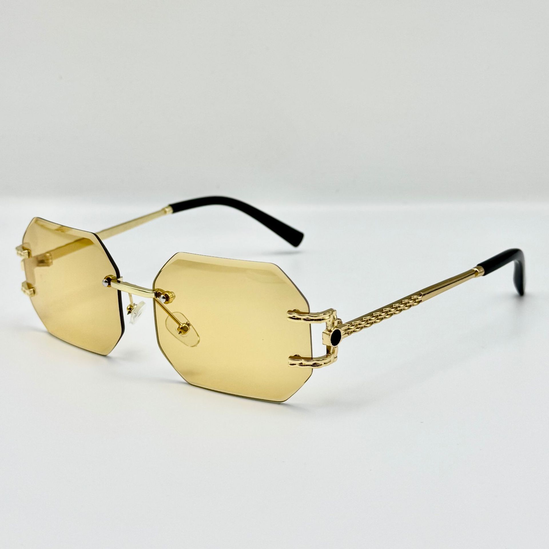 

Винтажные женские солнцезащитные очки, дизайнерский бренд, безободковые полигональные солнцезащитные очки, модные оттенки, линзы с квадратной огранкой, безободковые очки