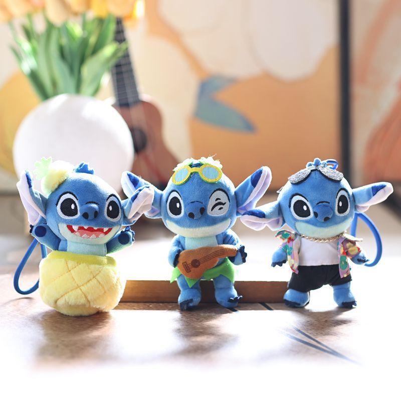 Plyšový přívěsek na klíče Stitch s designem košile s ananasem a květinou pro tašky a klíče