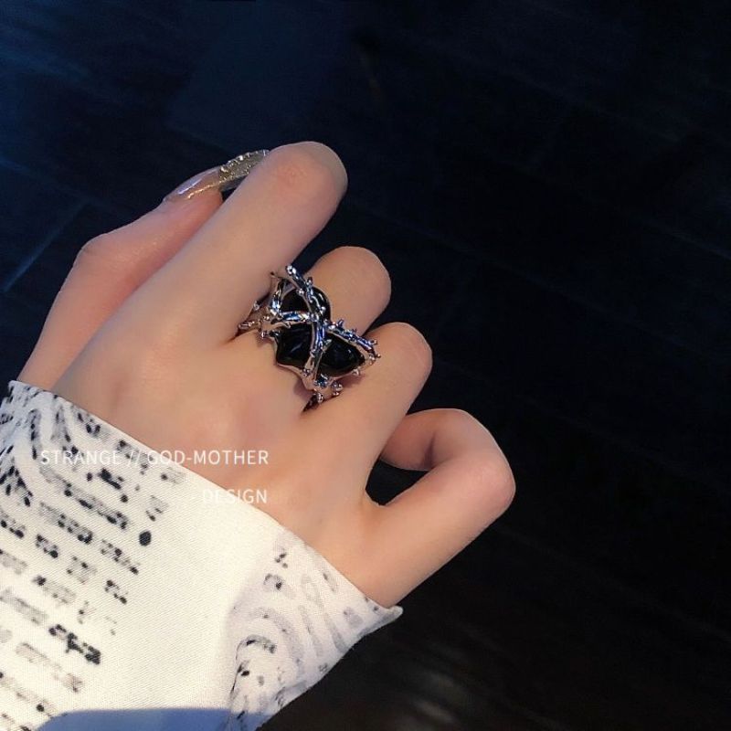 Imprisoned Heart Metal Thorns Love Ring Irregular European and American Niche Design Open Ring Couple Ring