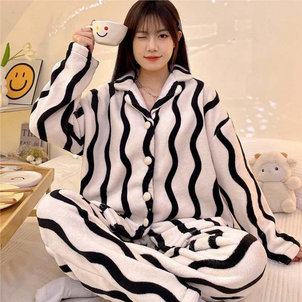 

Новая осенне-зимняя фланелевая пижама, кардиган с лацканами, повседневный милый теплый костюм для девочки M