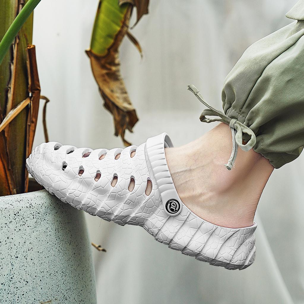 2025 summer outdoor two wear beach hole shoes breathable thick-soled sandals river-walking slippers foreign trade bag head sandals men