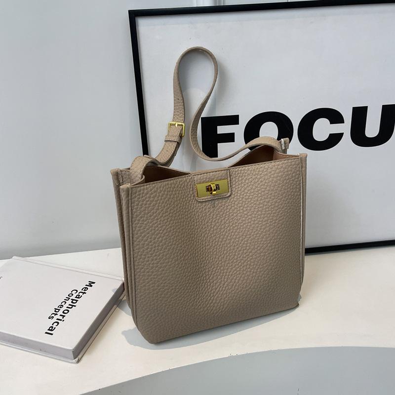 Bag Women's Large Capacity Underarm Bag 2025 New Fashion One-shoulder Bucket Bag Retro High-end Texture Crossbody Bag