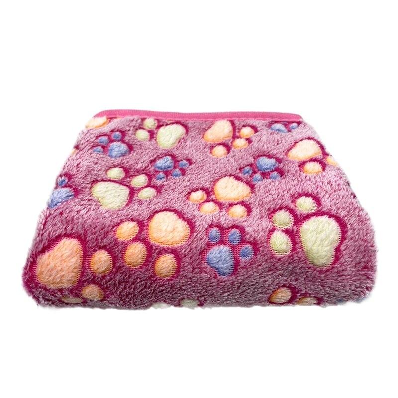 No Hair Loss Pet Blanket Coral Fleece Breathable Cute Paw Pattern Warm and Comfortable Thin Mat for Cat and Dogs Pet Supplies