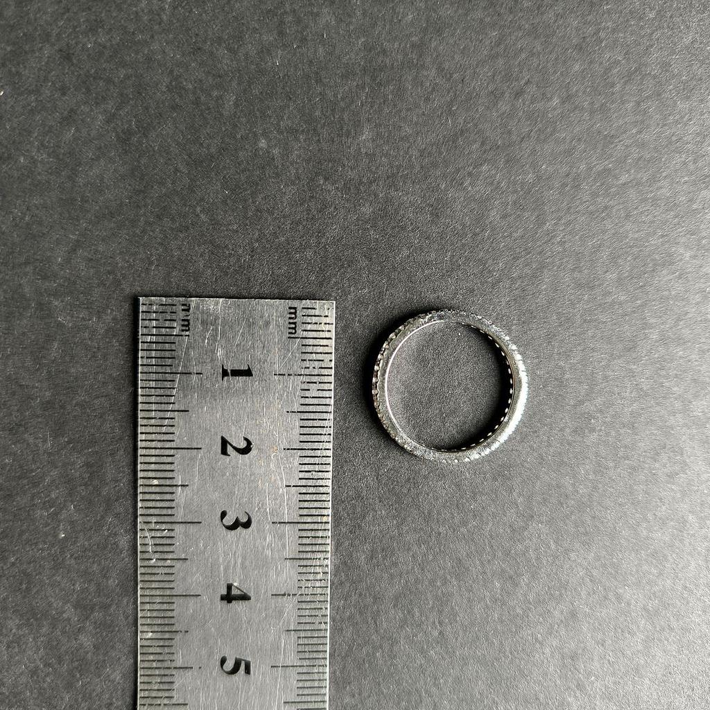 Srebrny pierścionek z cyrkonią, masa produktu 1,7 g (2160588)