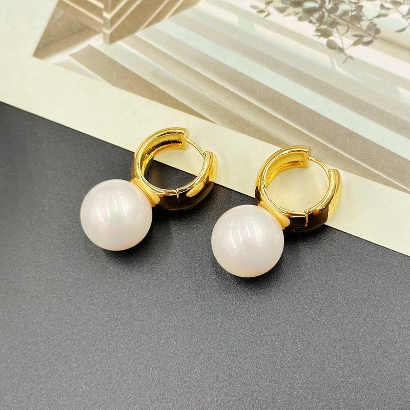 

Douyin Internet Celebrity Personality High Sense Large Earrings Women Light Luxury Temperament Bead Stud Earrings Fashion Earrings