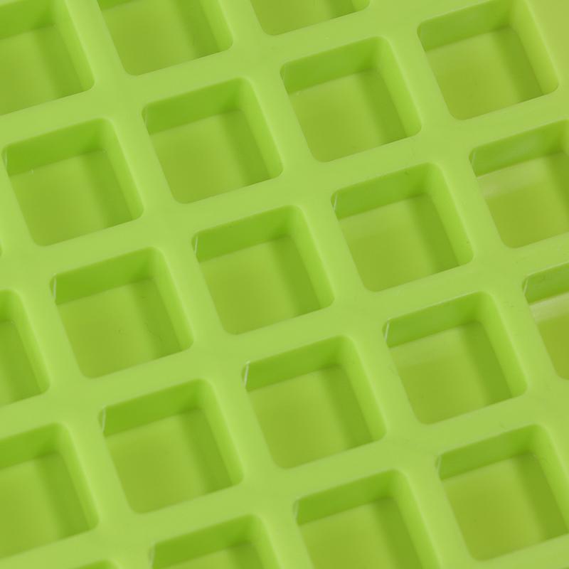 126-Kammer-Quadrat-Silikonform DIY Hausgemachte Mini-Süßigkeiten Schokolade Gummibärchen Eiswürfel Gelee Backformen Kuchen Dekorationswerkzeuge