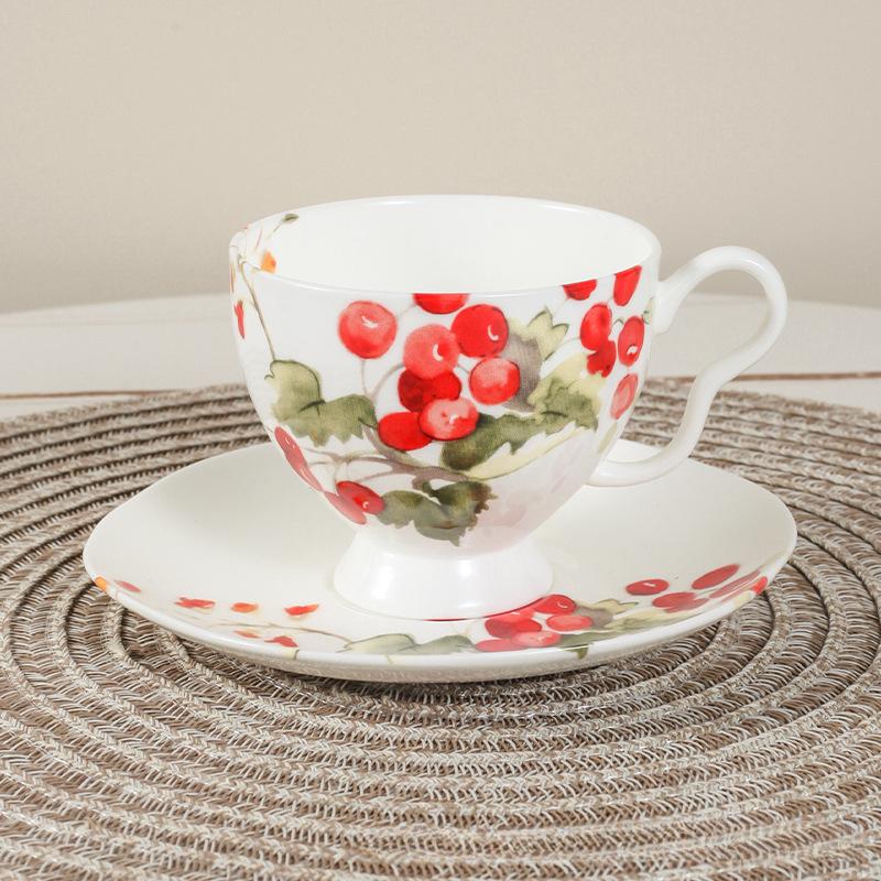 Conjunto de Chá Flores Ldyllic 200ml Xícara de Café Cerâmica Conjunto Estilo Britânico China Fina de Alta Qualidade Xícara de Chá e Pires Com uma Colher