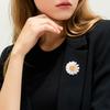 Damenbrosche mit funkelnden Strasssteinen in Chrysanthemenform, Anstecknadel für Anzüge, Mäntel, Taschen, Schals – vielseitiges Accessoire