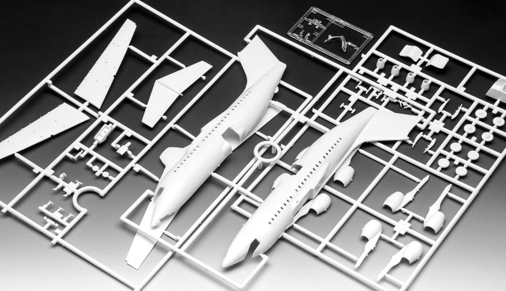 German Level Bae 146 AirUK Plastic Model 03791 1/144 (RJ85) - (Airplane)