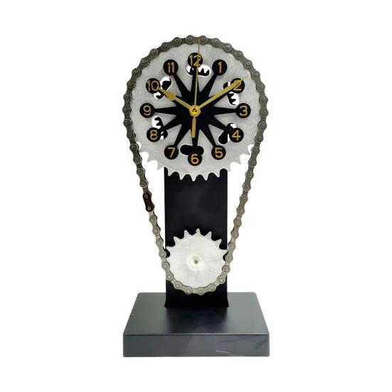 

Симпатичные настольные часы изысканной формы, привлекающие внимание, легко читаемые чёрный