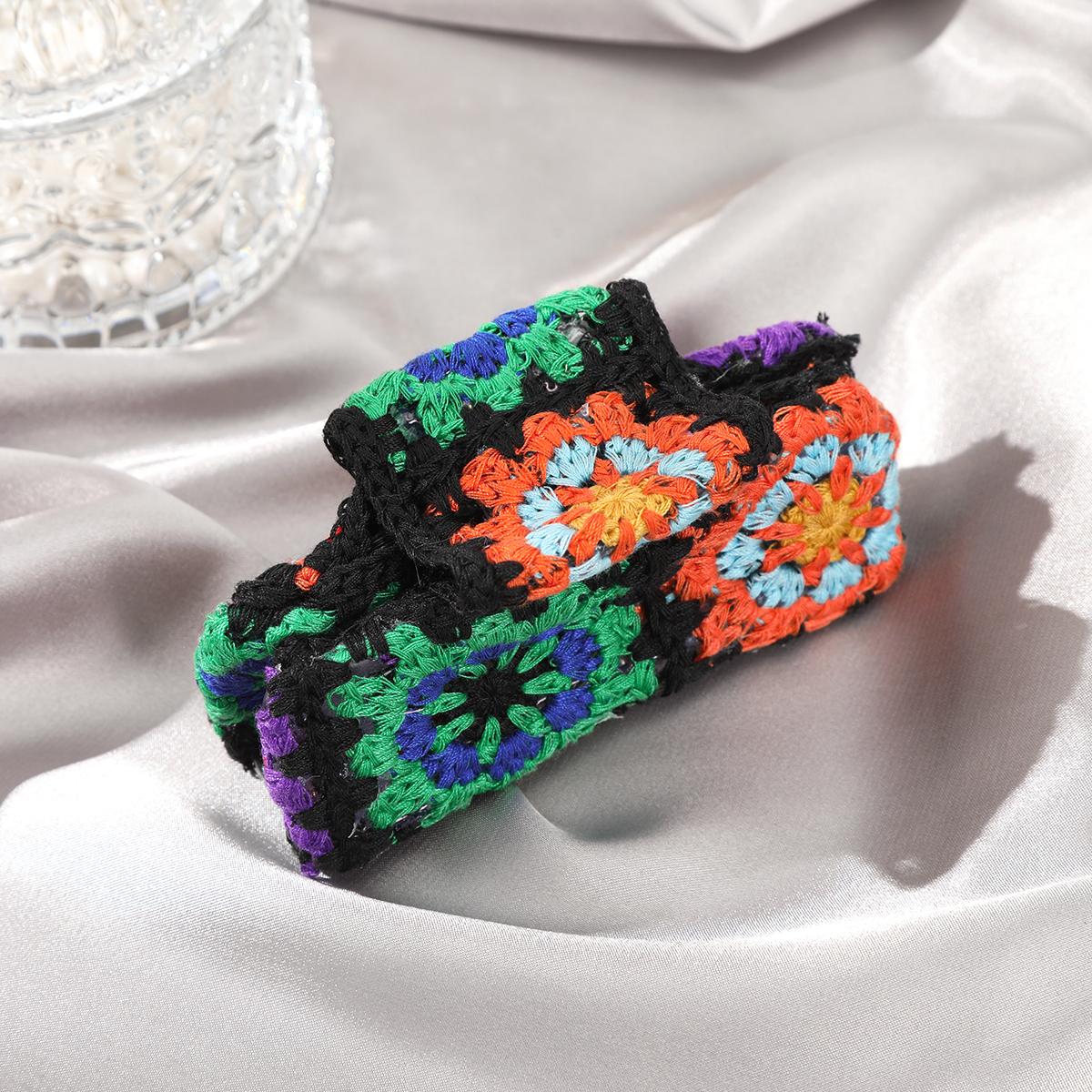 

AWAYTR New Knitted Print Large Flower Acrylic Hair Clip for Women Sweet Hairpins Hair Claws Crab Clamp Barrettes Hair Accessorie