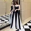 Französisches Chic Schwarz-Weiß Spaghettiträgerkleid mit Taillenbetonung und fließendem langem Rock für Damen