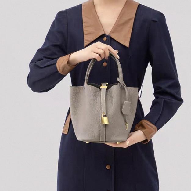 Bag 2025 New Bucket Bag Vegetable Basket Women's Bag Genuine Leather Handbag Mummy Bag Bridal Wedding Bag High Sense