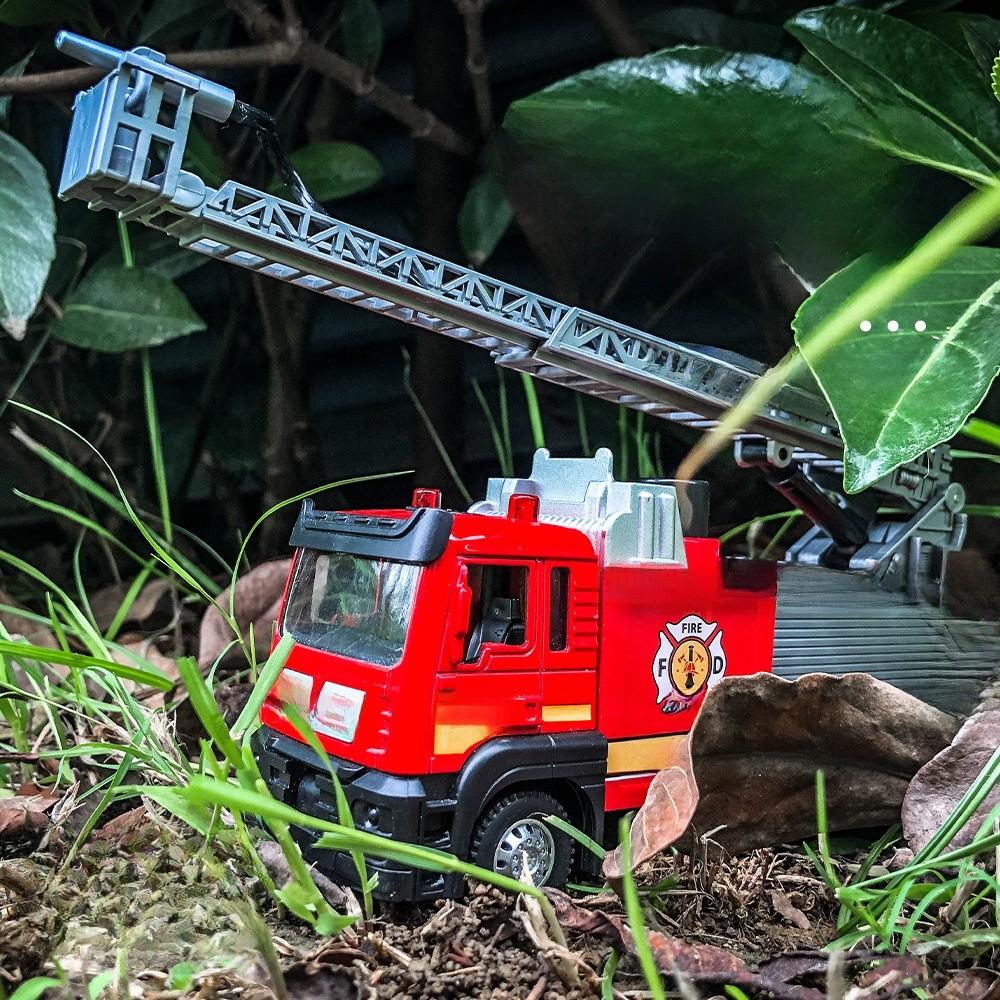 Fire Truck Toy With Alloy Material And Pullback Control For Kids Playroom