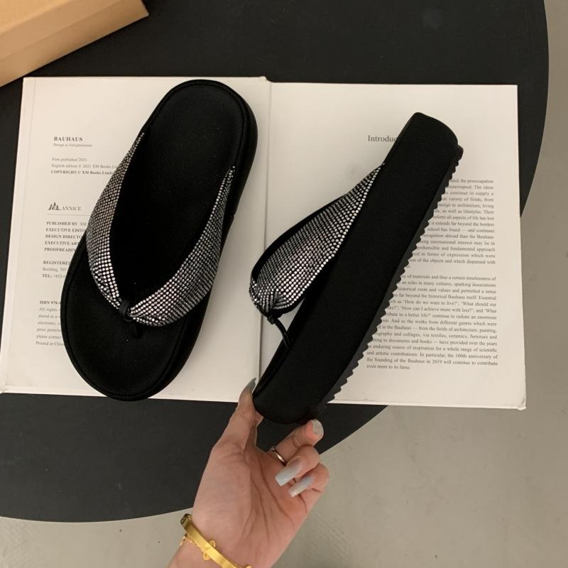 

Женские шлепанцы со стразами летние на плоской подошве с бриллиантовой поверхностью пляжная мода досуг тренд нескользящие с открытым носком прохладные шлепанцы шлепанцы 35