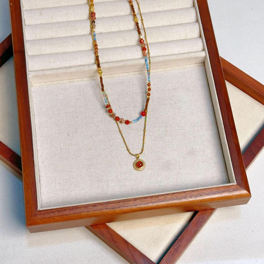 French Ethnic Red Agate Stone Beaded Necklace: Retro, Versatile Luxury
