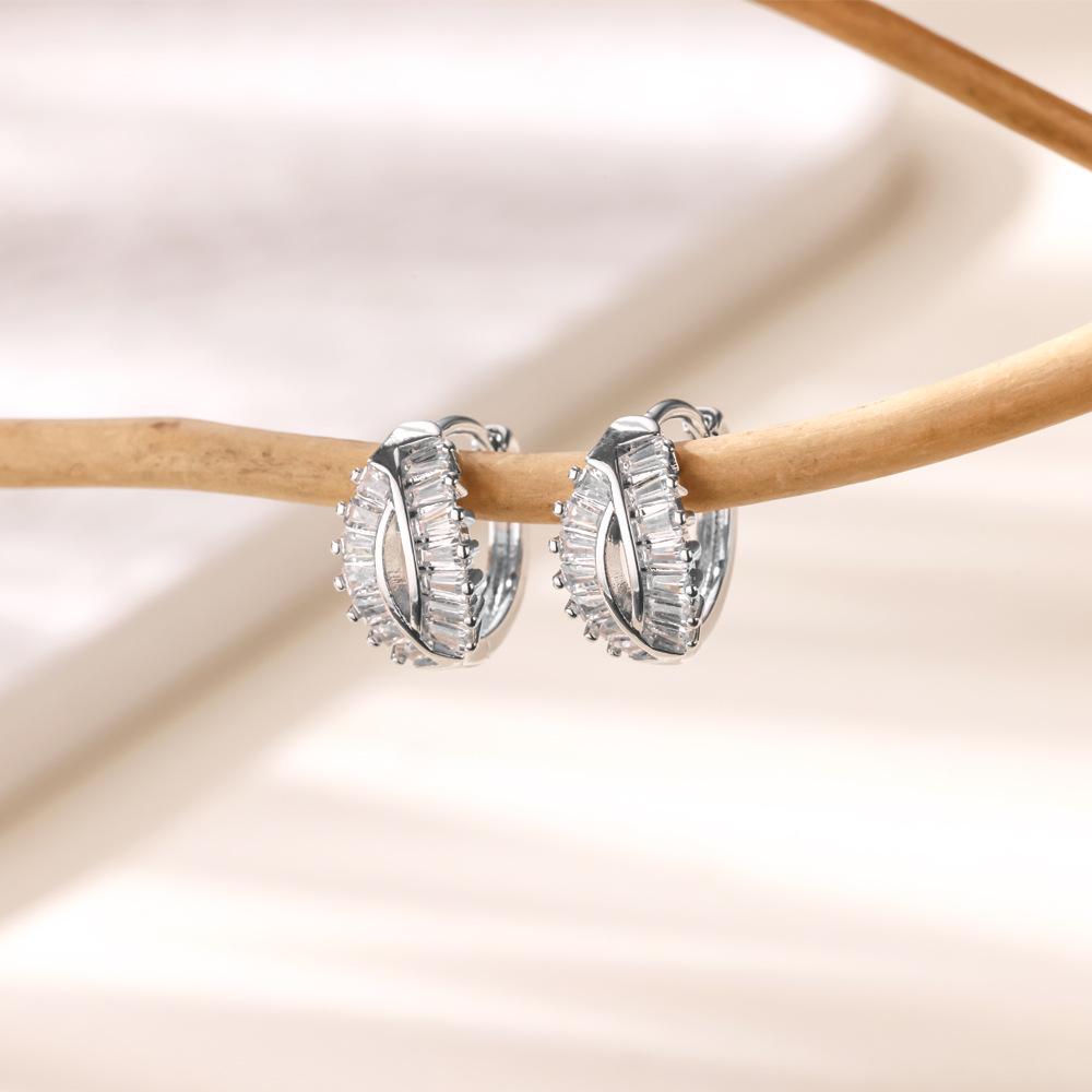 Simple and Fashionable Zircon-inlaid Ear Buckle Earrings Women's Light Luxury Temperament Versatile Earrings New