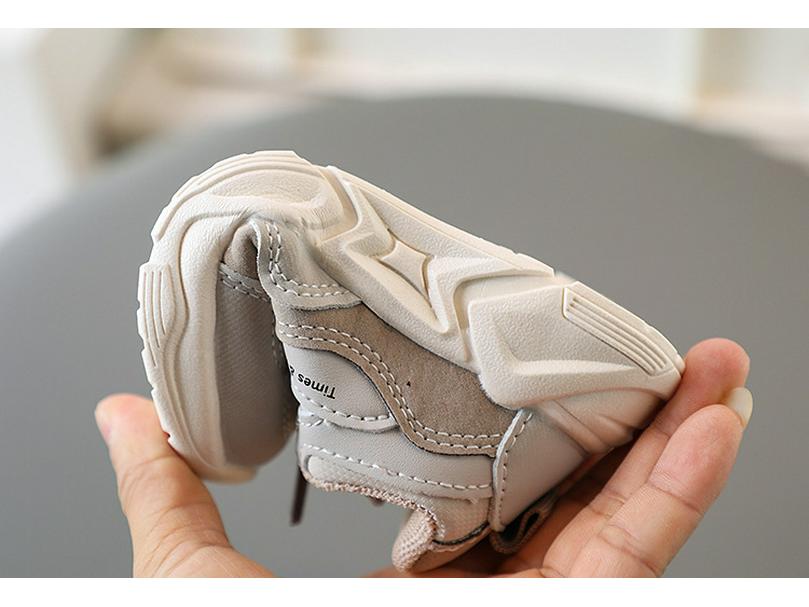 Children's Leather Sports Shoes: Soft, Breathable & Stylish Casual Sneakers for Kids Aged 1-6, Perfect for Spring and Autumn.