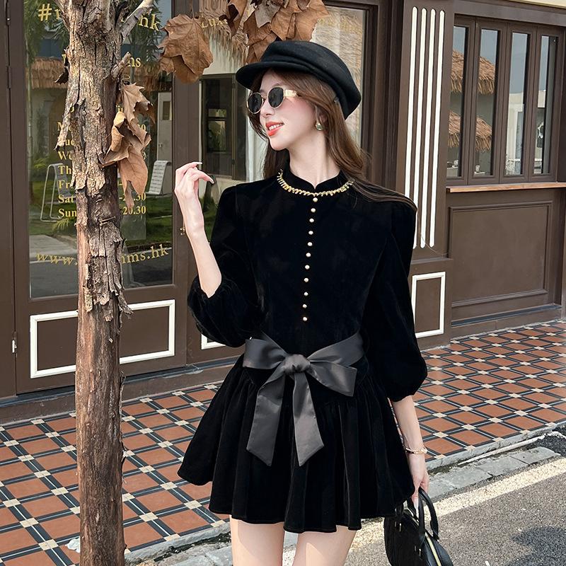 Autumn French celebrity fashion Hepburn waist small black dress women's niche rich daughter small fragrant wind velvet dress