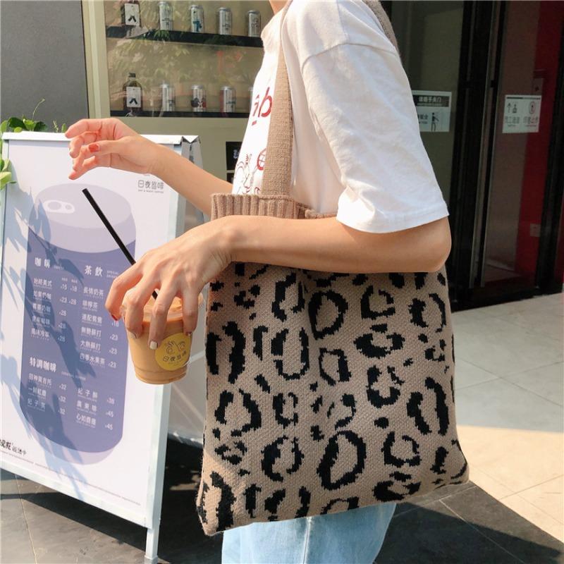 1 Autumn and Winter Knitted Shopping Bag, Leopard Print Woven Shoulder Casual Hand-held Wool Cloth Bag