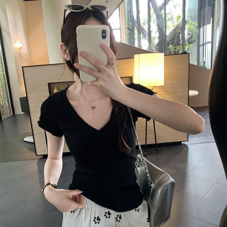 White Shoulder V-neck Short-sleeved T-shirt Women's Summer New Pure Desire Primer Slim and Thin Women's Top