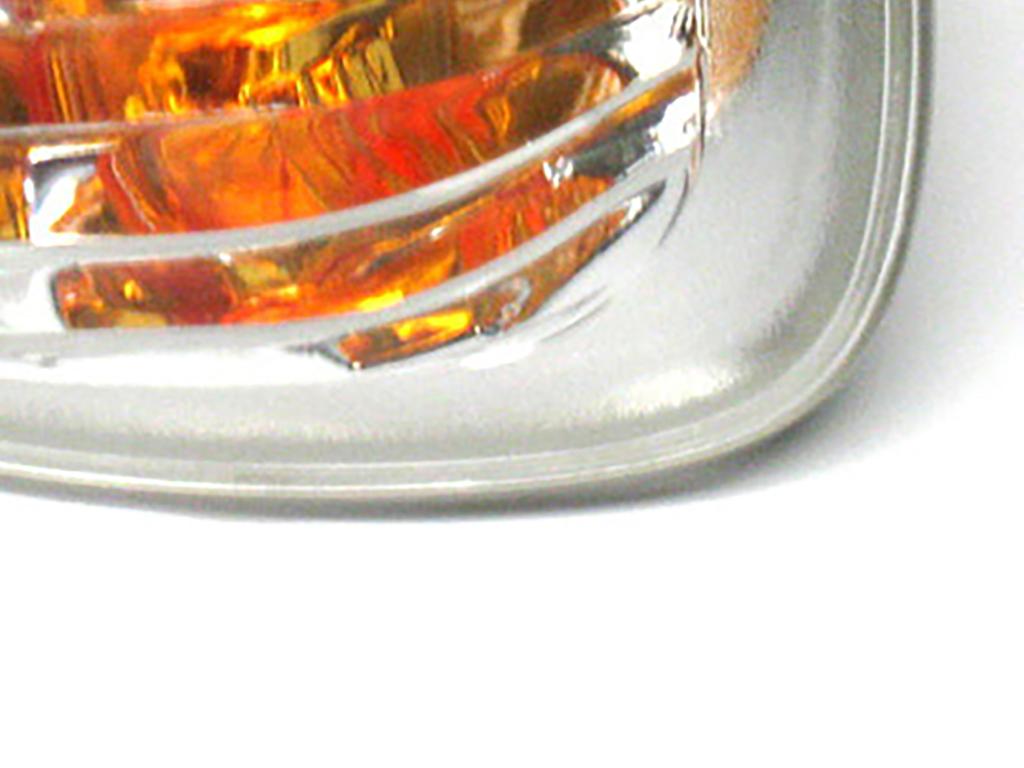 Renault Master 2010 - YELLOW turn signal with WHITE BULB in the left mirror