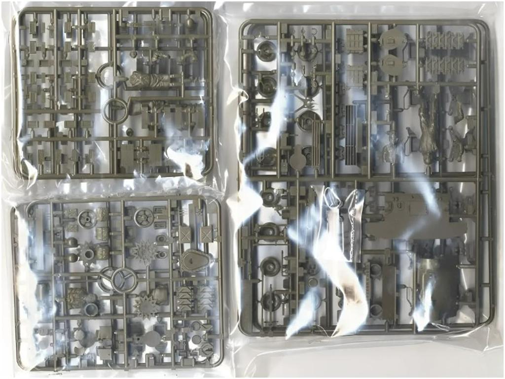 Tamiya Military Miniature Series US Army M4A3 Sherman 105mm Howitzer Mounted Assault Support Plastic Model 35251 1/35 No.251