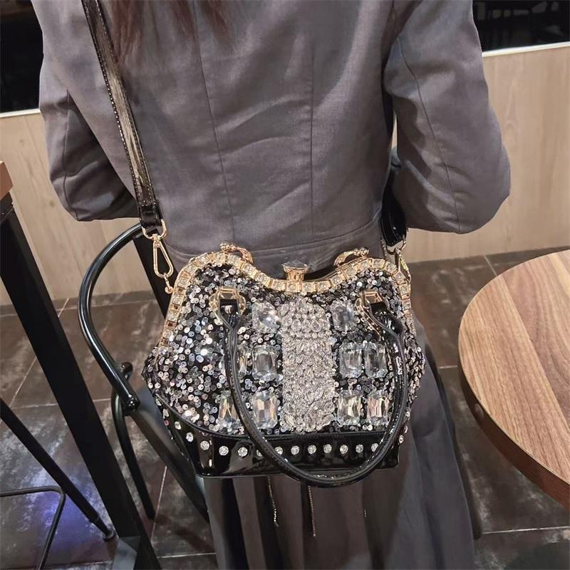 2025 New Fashion Trend Diamond Inlaid Single Shoulder Crossbody Bag Commuter Handbag