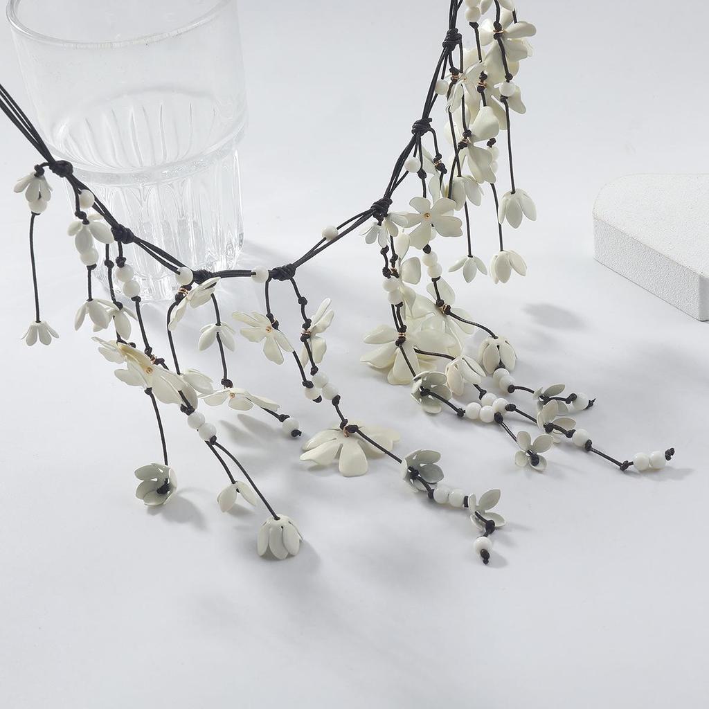 Z New 2024 Bohemian Multi-Layer Floral Retro Necklace for Women