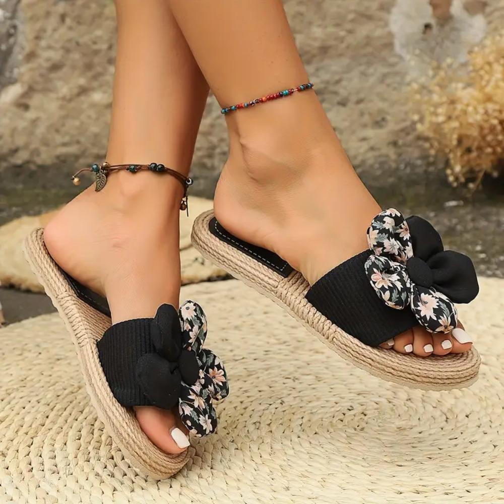 Women'S Floral Decor Flat Flip Flops - Casual Open-Toe Comfort Slides, White with Yellow Centers, EVA Sole, Summer Beach Wear, Casual Footwear