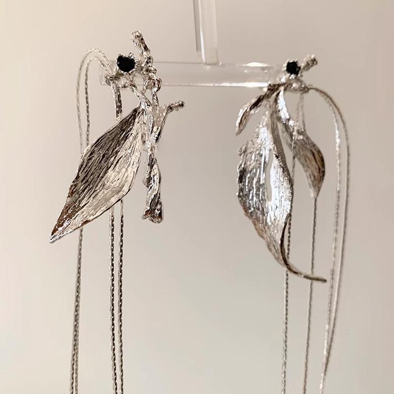 Women's Versatile Ultra Long Tassel Leaf Earrings