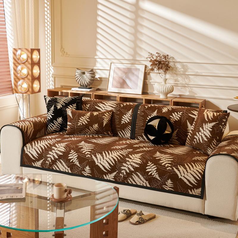 

New Medieval Sofa Cushion, Four-Season Universal Seat Cushion, Advanced Sense Fixed Non-Slip Sofa Cover Cover Cloth Towel 70*70cm