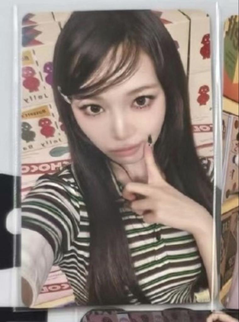 [USED] Lu Seraphim Chaewon HOT YouTube Lucky Drop Exclusive Trading Card 3