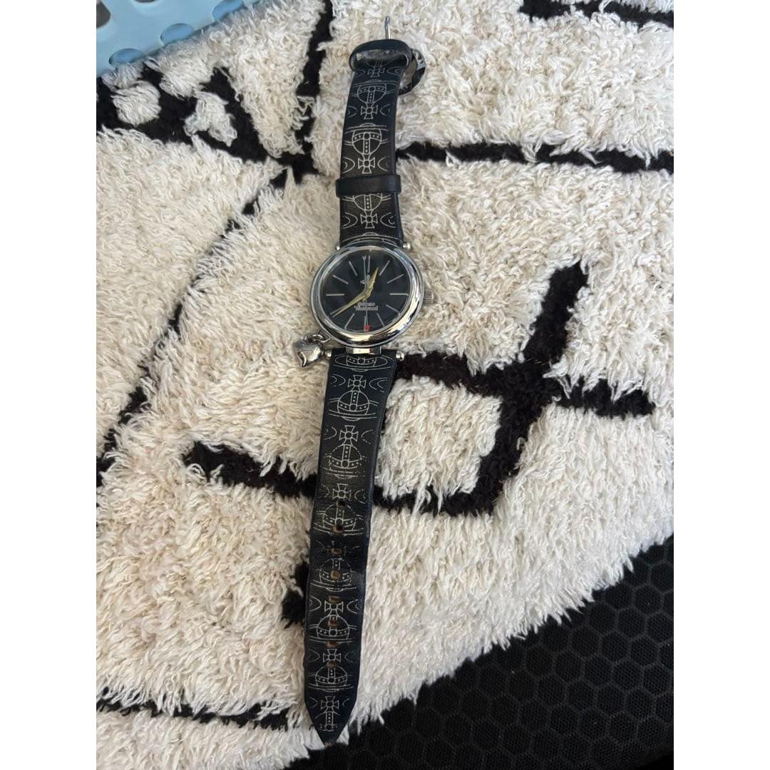 Used First come first served! vivienne westwood analog watch