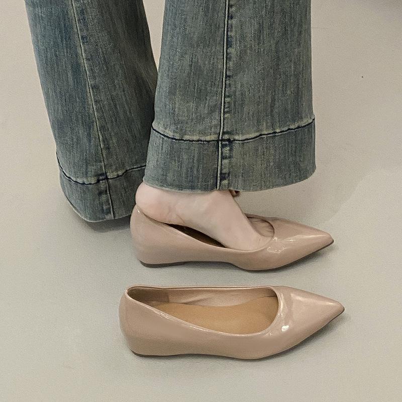 

New spring and autumn black inner height-increasing pointed flat shoes women s shallow mouth versatile red single shoes 35