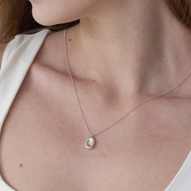 

touched PEBBLE NECKLACE 03 SILVER
