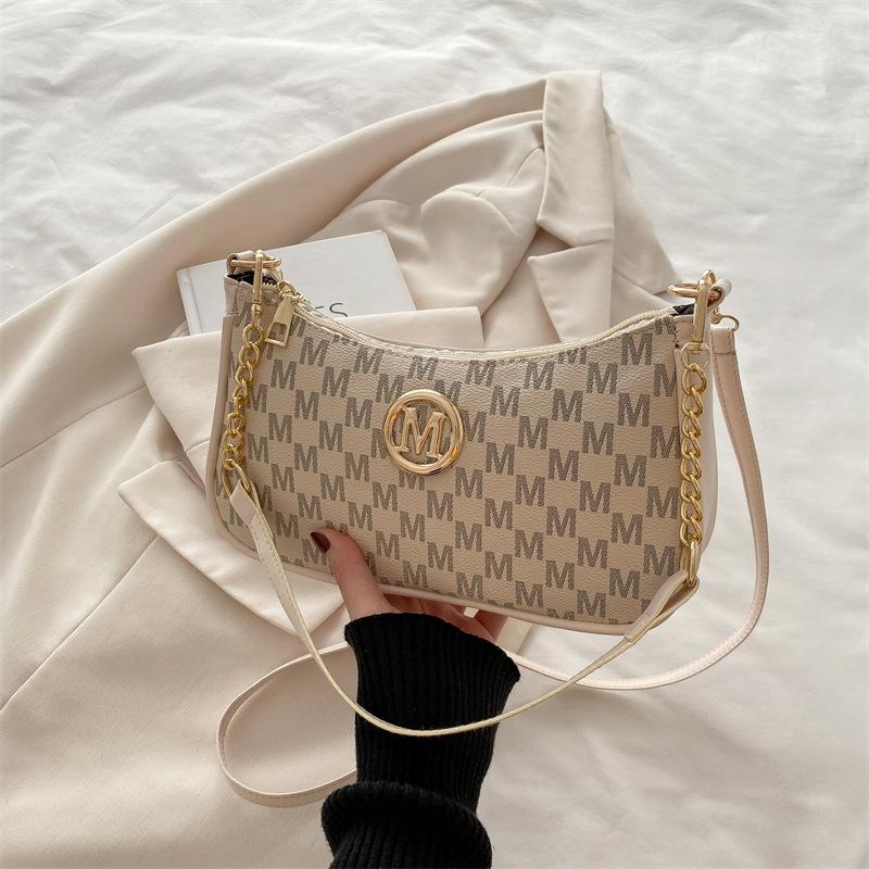 

2025 весна и лето новая мода буква тренд личность простота классика универсальный плечо через плечо подмышка маленькая квадратная сумка женщина белый