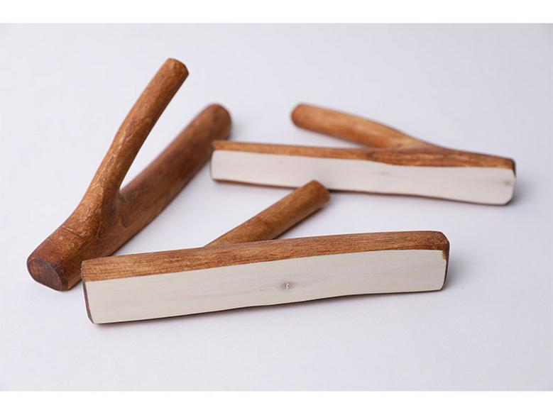Nordic Retro Solid Wood Tree Branch Wall Hook for Pastoral Decor